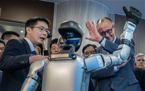 Merz bei Unitree Robotics